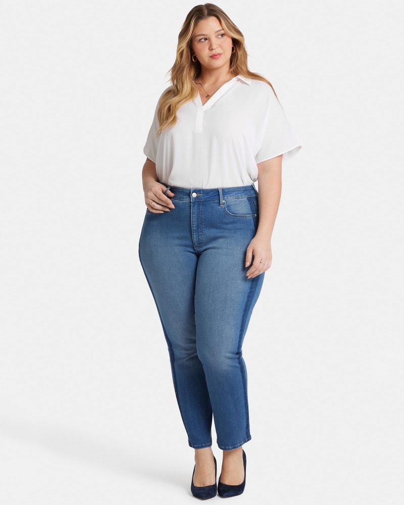 Front of a model wearing a size 14W Higher Rise Marilyn Ankle in Azurewave by NYDJ. | dia_product_style_image_id:348295